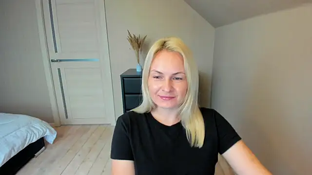 Snapshot of Alicee_Gracee chatting on October 20, 8:48 am Alicee Gracee online show from October 20, 8:48 am