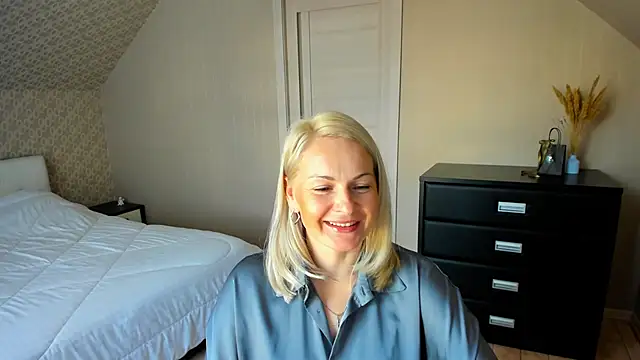 Snapshot of Alicee_Gracee chatting on November 14, 7:07 am Alicee Gracee online show from November 14, 7:07 am