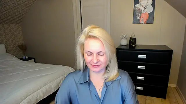 Snapshot of Alicee_Gracee chatting on November 29, 4:54 pm Alicee Gracee online show from November 29, 4:54 pm