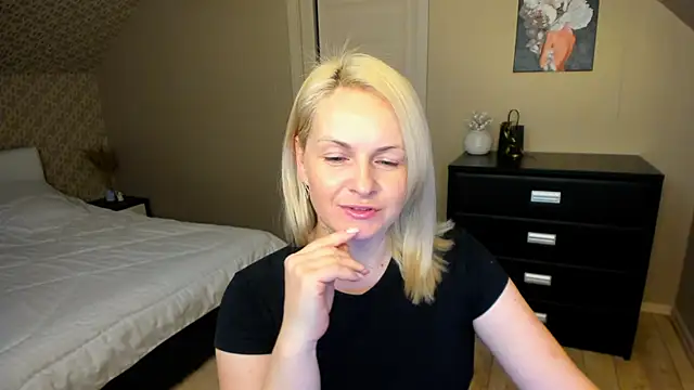 Snapshot of Alicee_Gracee chatting on November 30, 7:18 pm Alicee Gracee online show from November 30, 7:18 pm