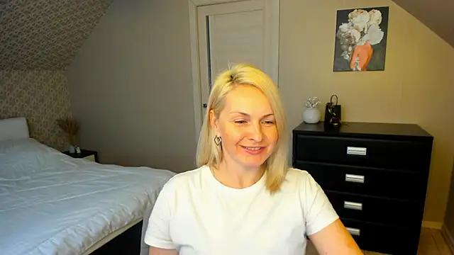 Snapshot of Alicee_Gracee chatting on December 1, 9:25 am Alicee Gracee online show from December 1, 9:25 am