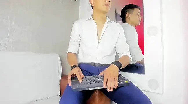 Lucii fer  online show from February 18, 11:11 am