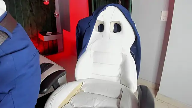 Lucii fer  online show from September 24, 11:35 am