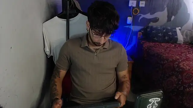 Dereck Dickson online show from November 22, 4:11 am