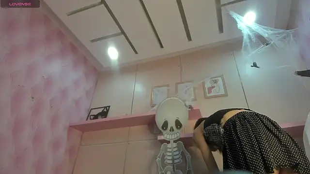 MarieMyller online show from October 31, 10:33 pm