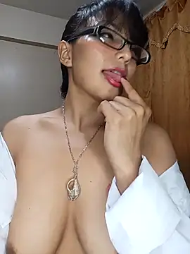 Snapshot of Lucy_Chery chatting on November 22, 9:58 pm Lucy Chery online show from November 22, 9:58 pm