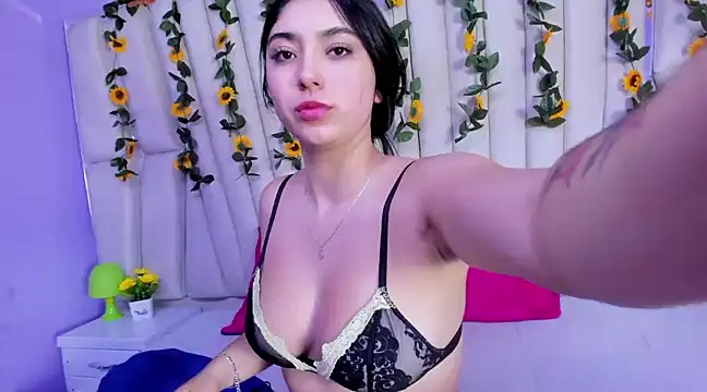 Lucy Anall  online show from February 6, 12:22 am