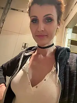 Snapshot of Kamila151 chatting on January 20, 2:57 pm Kamila151 online show from January 20, 2:57 pm