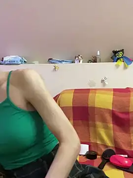 Snapshot of Kamila151 chatting on February 2, 6:48 am Kamila151 online show from February 2, 6:48 am