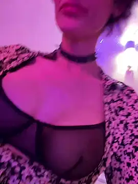 Snapshot of Kamila151 chatting on February 14, 4:37 am Kamila151 online show from February 14, 4:37 am