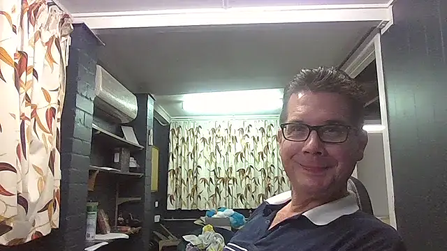 tilobinder online show from December 30, 2:30 pm