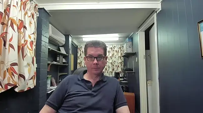 tilobinder online show from January 13, 2:11 pm