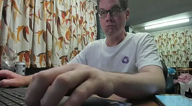 tilobinder online show from January 25, 2:14 pm