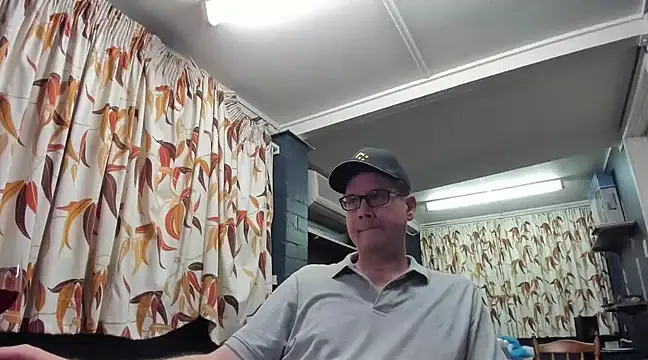 tilobinder online show from March 3, 12:37 pm