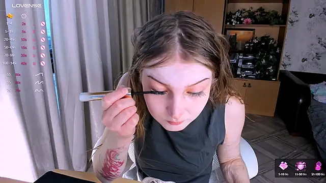 Snapshot of princessaalicc chatting on September 11, 3:23 pm princessaalicc online show from September 11, 3:23 pm