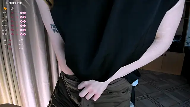 Snapshot of princessaalicc chatting on October 13, 3:01 pm princessaalicc online show from October 13, 3:01 pm