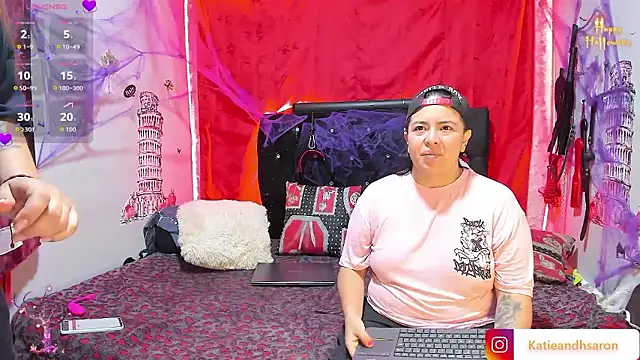 katieeandsharonn online show from October 20, 1:11 pm