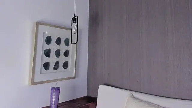 Snapshot of DRACARYSS_ chatting on February 24, 1:10 pm DRACARYSS online show from February 24, 1:10 pm