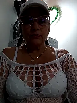 miisevvie  online show from February 22, 9:01 am