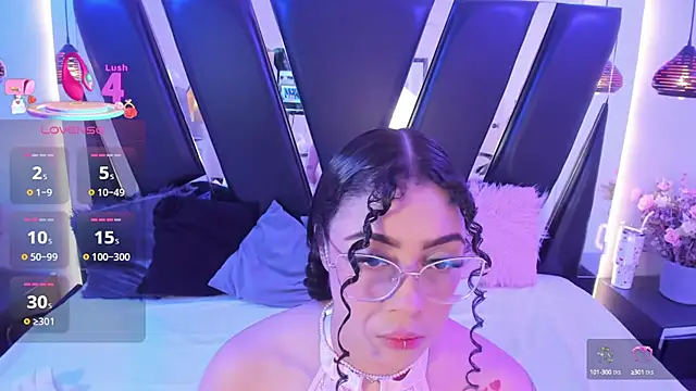 antonelllepiercee online show from October 15, 10:59 am