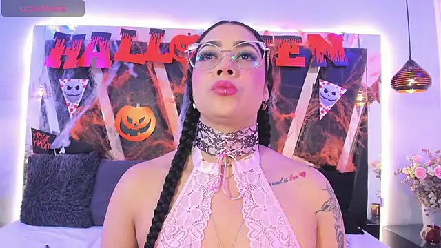 antonelllepiercee online show from October 19, 11:22 am