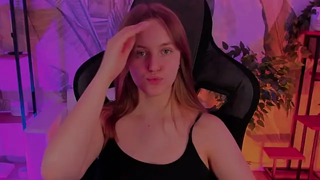 Snapshot of KellyPoter chatting on February 14, 11:10 am KellyPoter online show from February 14, 11:10 am