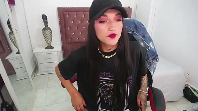 amelierouss online show from January 14, 4:40 pm