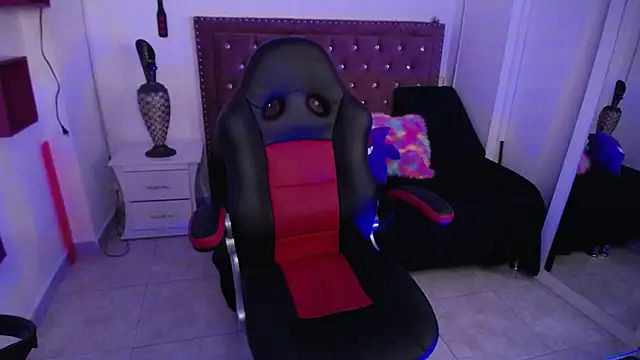 amelierouss online show from February 4, 3:57 pm