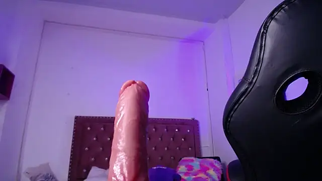 amelierouss online show from February 6, 7:18 pm