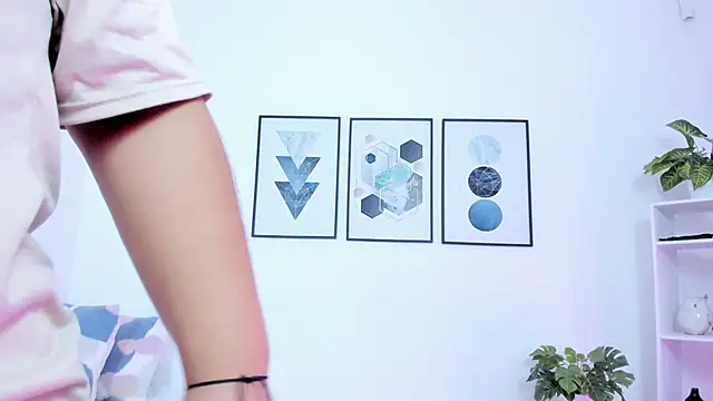 Abriil7 online show from February 3, 3:31 am