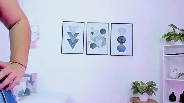 Abriil7 online show from February 4, 3:33 am