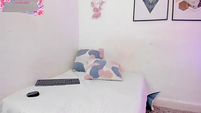 Abriil7 online show from November 18, 3:34 am