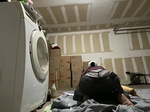 Snapshot of Backshort11 chatting on December 25, 1:10 am Backshort11 online show from December 25, 1:10 am