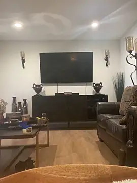 Snapshot of Backshort11 chatting on February 23, 9:16 pm Backshort11 online show from February 23, 9:16 pm