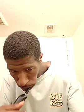 Snapshot of willywonka7793 chatting on December 9, 7:06 am willywonka7793 online show from December 9, 7:06 am