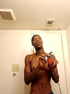 Snapshot of willywonka7793 chatting on December 11, 3:56 am willywonka7793 online show from December 11, 3:56 am