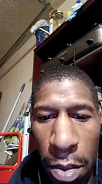 Snapshot of willywonka7793 chatting on January 24, 11:48 am willywonka7793 online show from January 24, 11:48 am