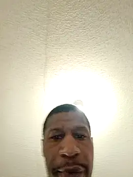 Snapshot of willywonka7793 chatting on February 19, 5:49 am willywonka7793 online show from February 19, 5:49 am