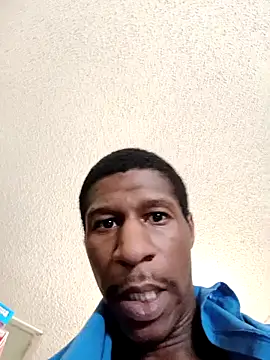 Snapshot of willywonka7793 chatting on March 22, 3:20 pm willywonka7793 online show from March 22, 3:20 pm