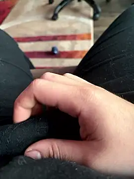 themasteer69 online show from December 3, 8:06 pm