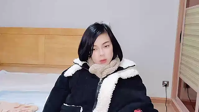 Linda-LL online show from February 13, 5:37 am