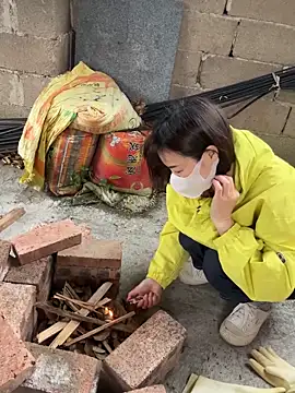 Linda-LL online show from October 22, 5:30 am