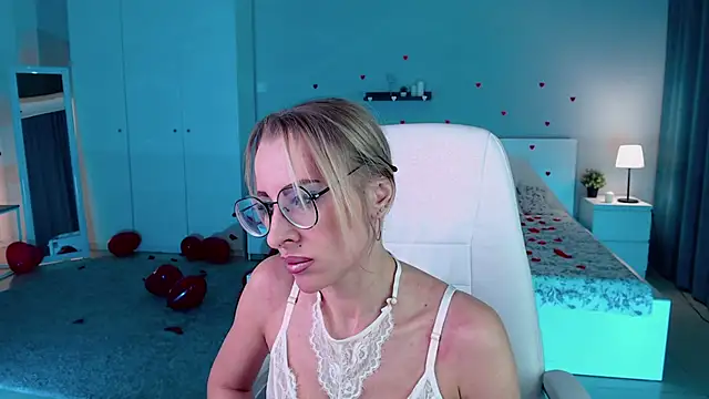 Fay Dunaway online show from February 11, 12:27 pm