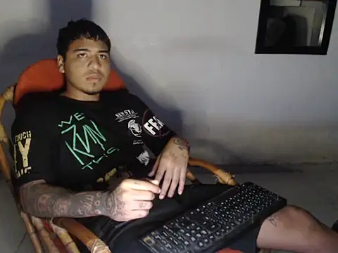 camiloacosta321 online show from December 1, 7:35 am