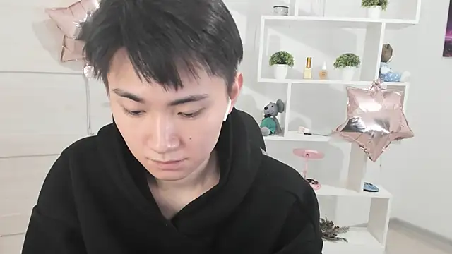 Snapshot of Miram_Yu chatting on December 11, 12:12 am Miram Yu online show from December 11, 12:12 am