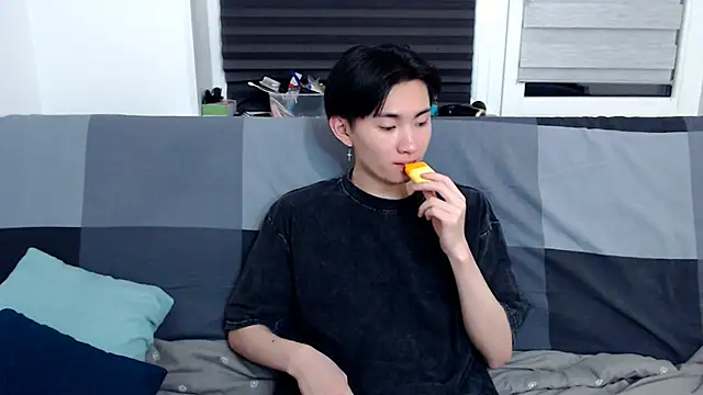 Snapshot of Miram_Yu chatting on January 26, 9:51 pm Miram Yu online show from January 26, 9:51 pm