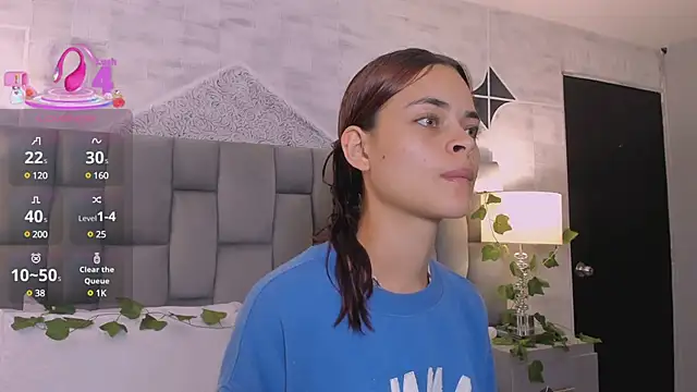 HannaRhodes online show from March 17, 1:39 pm