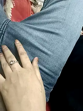 Snapshot of QUEEN-X-CPL chatting on December 25, 5:05 pm QUEEN-X-CPL online show from December 25, 5:05 pm