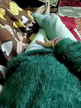 Snapshot of QUEEN-X-CPL chatting on January 1, 5:22 pm QUEEN-X-CPL online show from January 1, 5:22 pm