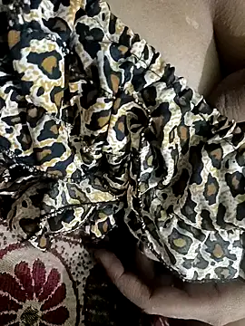 Snapshot of QUEEN-X-CPL chatting on February 17, 6:15 pm QUEEN-X-CPL online show from February 17, 6:15 pm